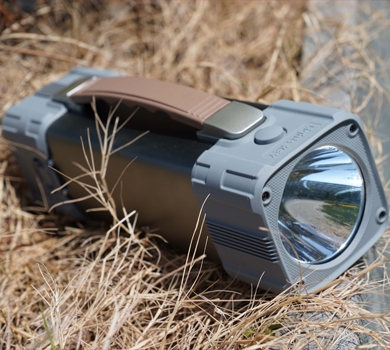 P02多功能應(yīng)急啟動(dòng)電源