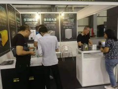 首譽科技多功能啟動電源亮相深圳雅森國際改裝